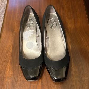 Life Stride Size 7 Shoe